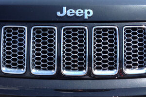 Mopar Summit Chrome Honeycomb Grill Inserts for 2014-2016 Grand Cherokee WK2